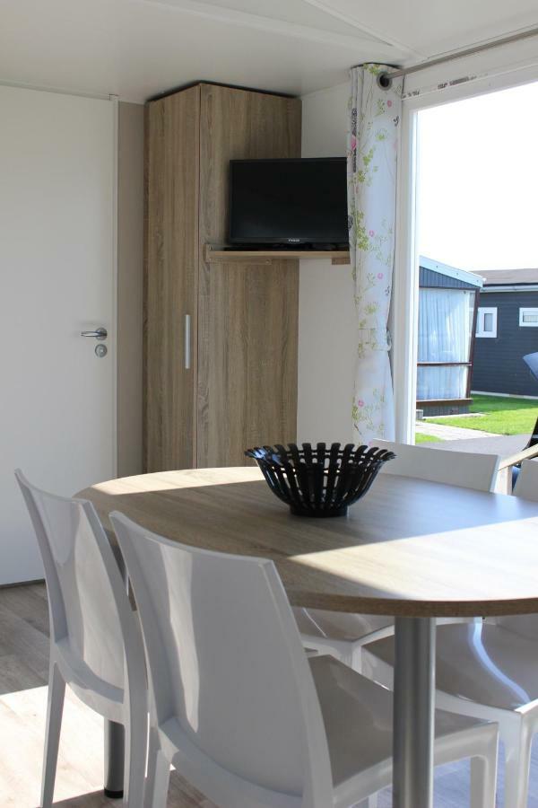 Caravan Middelkerke Hotel Exterior photo